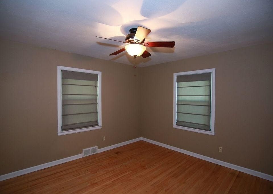 2nd image of 227 S Edgemoor Dr