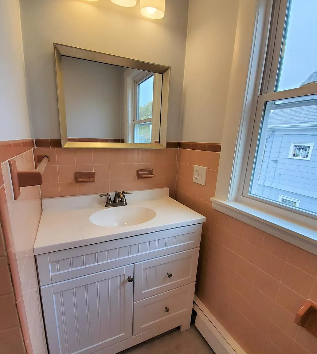 3 bed, 1100 sqft, $2,900 — Photo 4