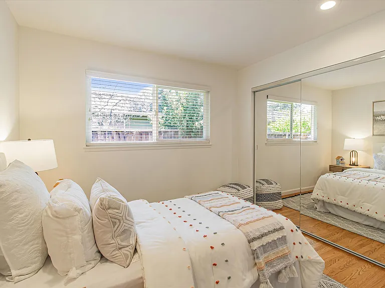 129 Lundy Ln — Photo 35