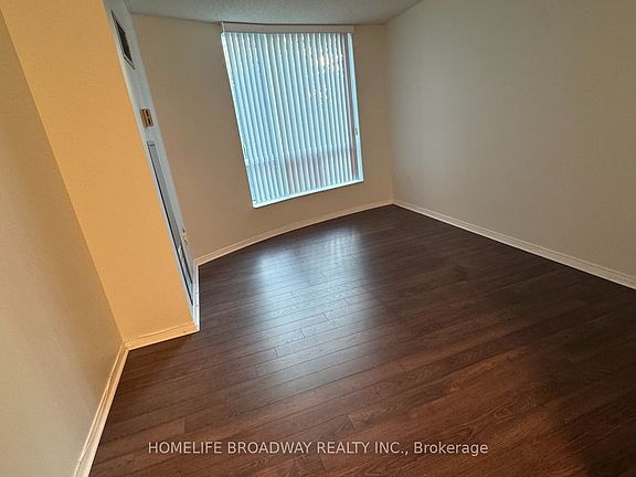 5th image of 8 Pemberton Ave #307