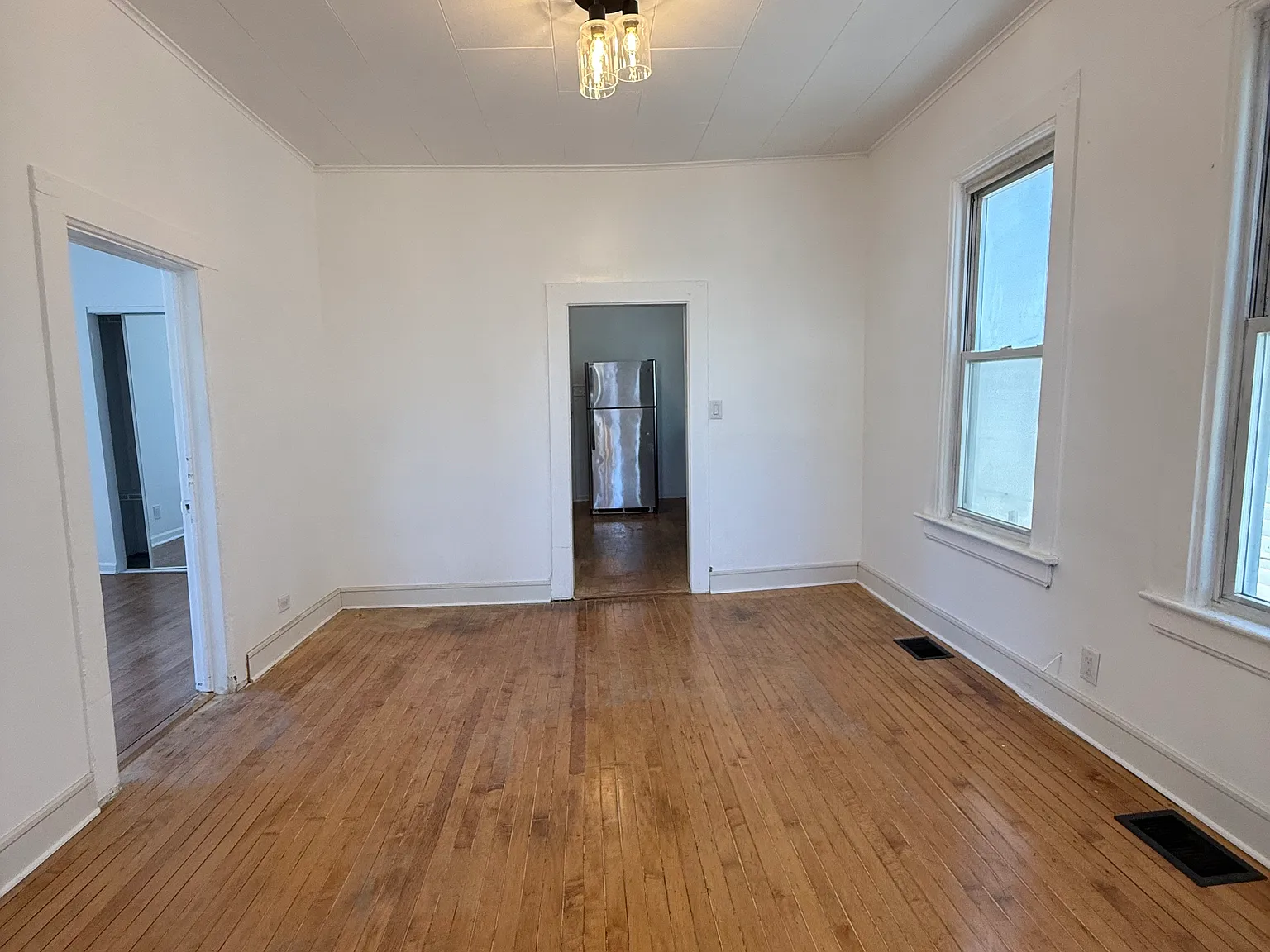 2 bed, 900 sqft, $1,850 — Photo 2