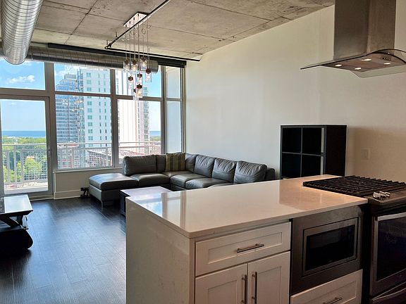 4th image of 50 E 16th St Unit 1107