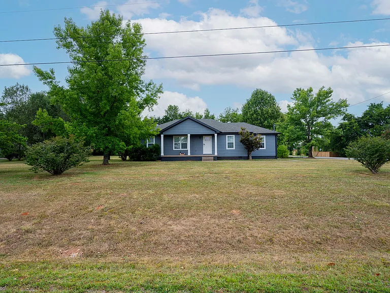 202 Caribou Trl — Photo 35
