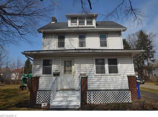 18219 Canterbury Rd, Cleveland, OH 44119