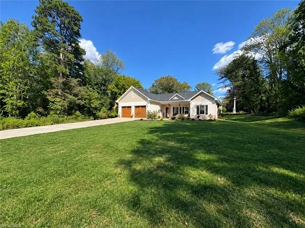 110 N Pineland Ave, Jonesville, NC 28642