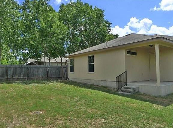 5th image of 326 Oxford Dr