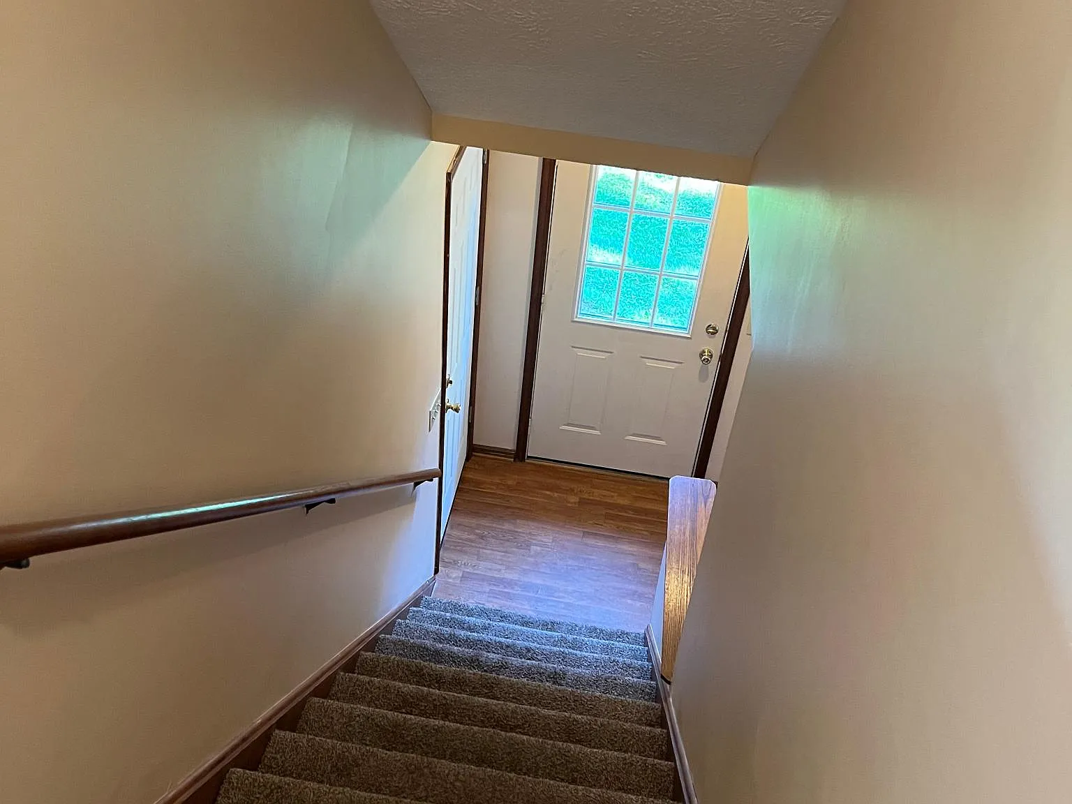 2 bed, 1.5 bath, 1120 sqft, $1,075 — Photo 3