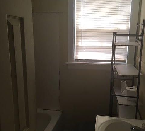 4th image of 361 Glenrose Ave