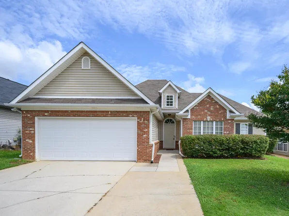 152 Camden Lake Dr, Calera, AL 35040