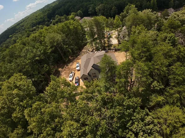 1005 Grey Oaks Valley, Pelham, AL 35124