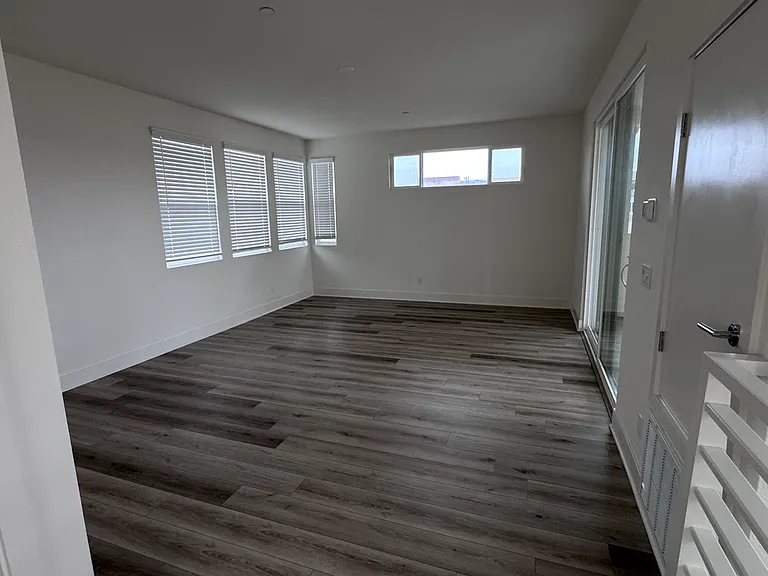 10602 Hud Ct — Photo 15