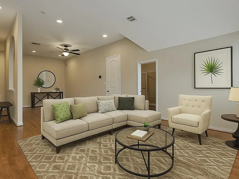 2718 Carriage Hollow Ln — Photo 13