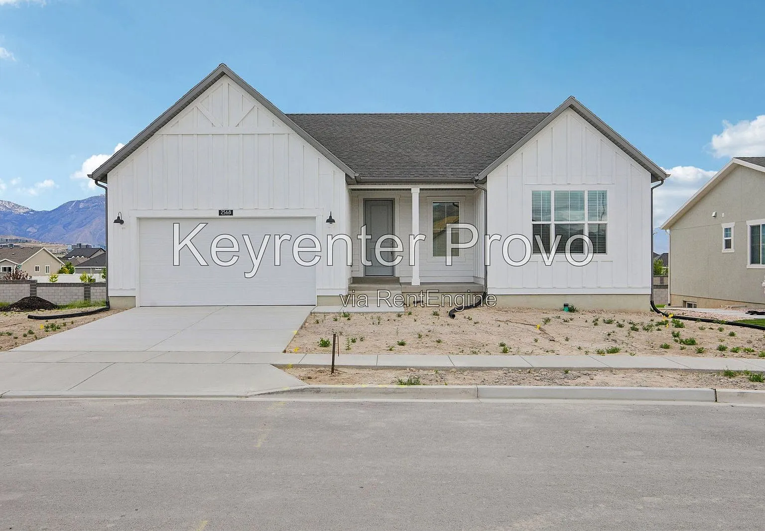 3 bed, 2.0 bath, 3239 sqft, $2,600 — Photo 3