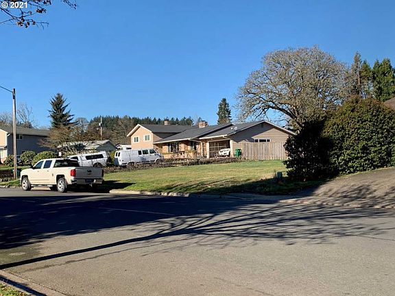 3rd image of 1117 Nichols Ln