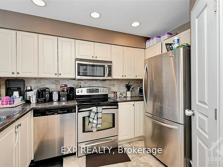 535 Salzburg Dr — Photo 11