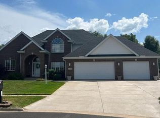 701 Greenlee Ct, Winnebago, IL 61088