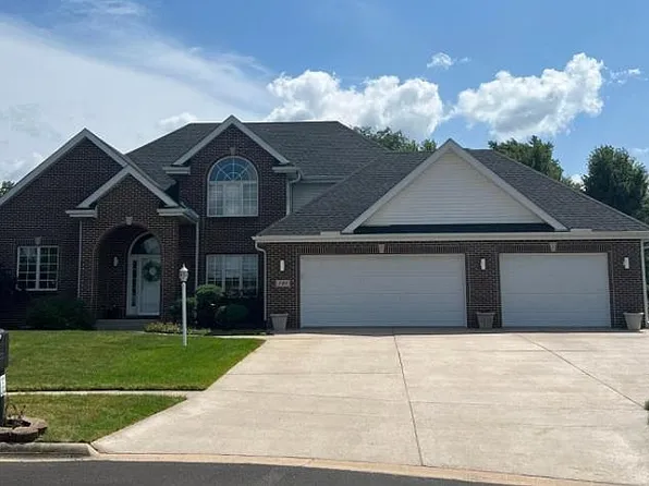 701 Greenlee Ct, Winnebago, IL 61088