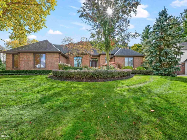1126 Ridgeway Dr, Rochester, MI 48307