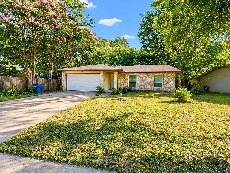 5802 Brook Valley Dr — Photo 2