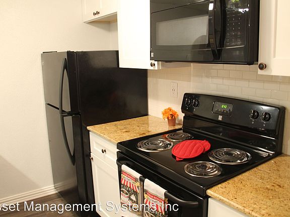 3rd image of 123 Heritage Ln APT 103