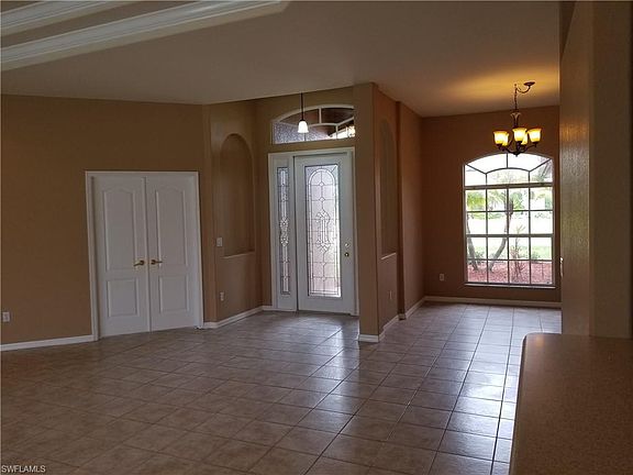 4th image of 809 NW 37th Pl