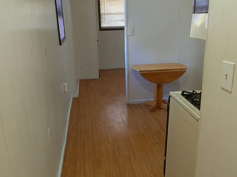 308 N 6th St #C — Photo 12