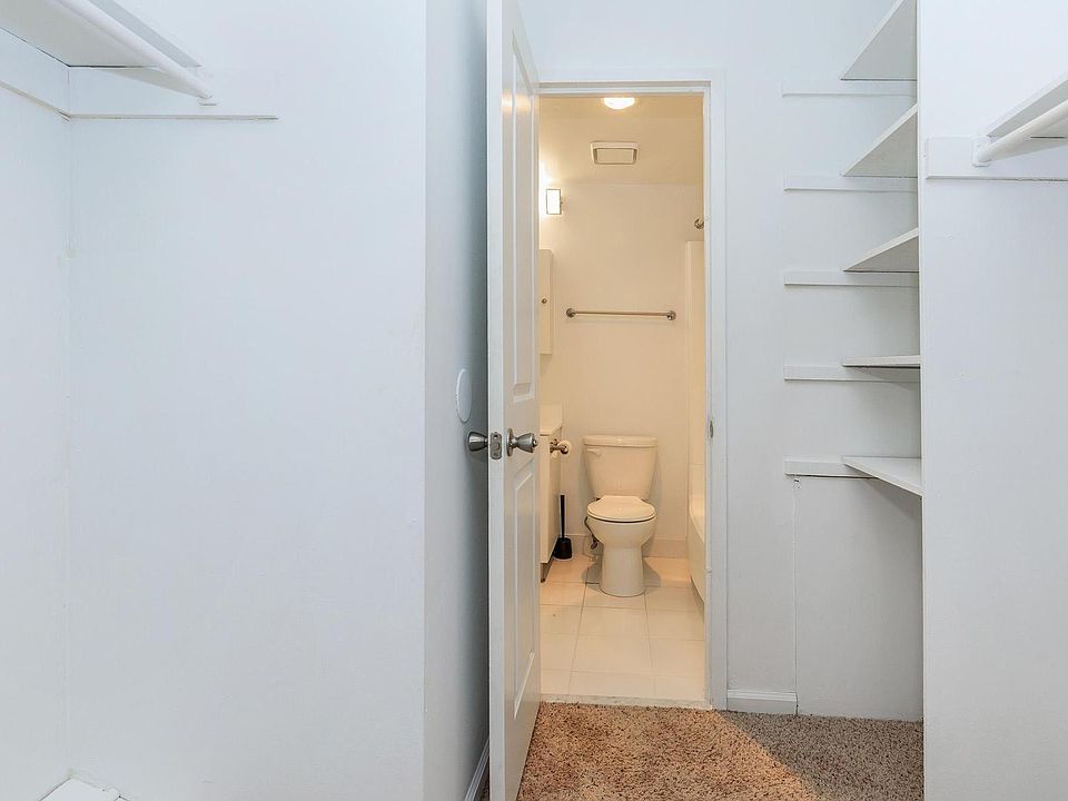 8500 Lindbergh Blvd Philadelphia PA Zillow