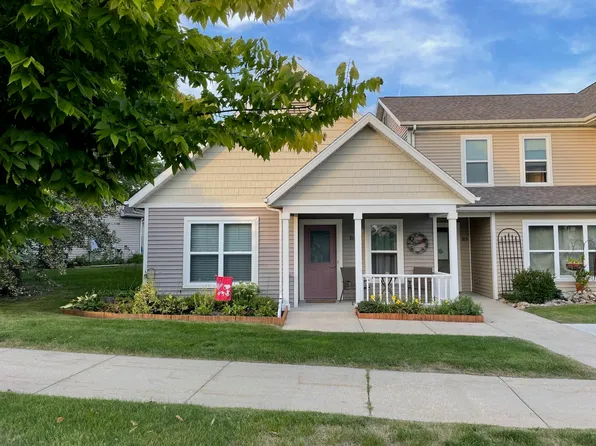 211 S Musket Ridge Dr Unit 211, Sun Prairie, WI 53590