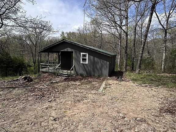 2nd image of 924 Old Leasburg Rd