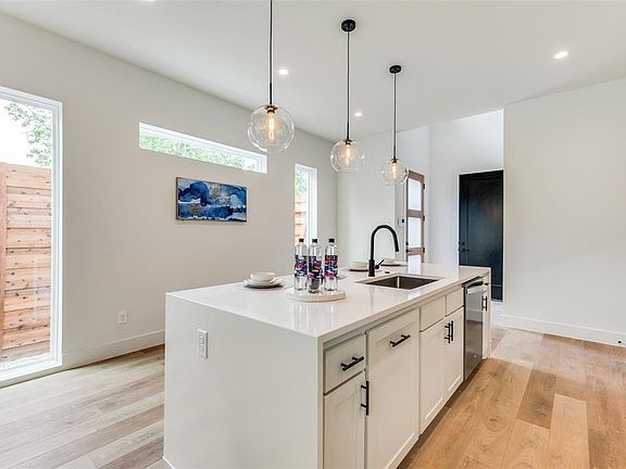 5th image of 625 Parkview Ave