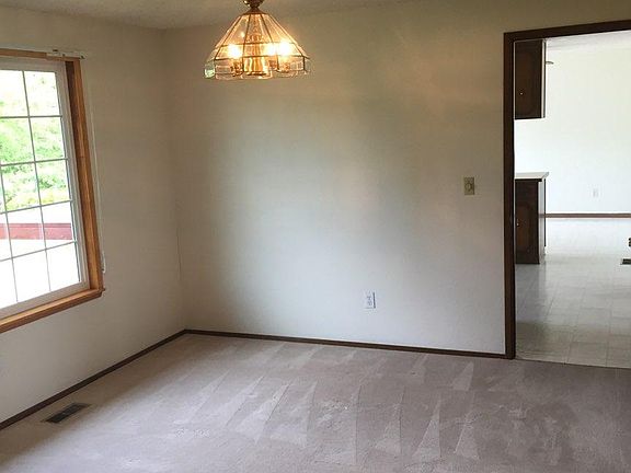 3rd image of 10807 100th St SW