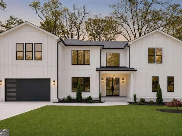 1696 Dunwoody Pl, Atlanta, GA 30324