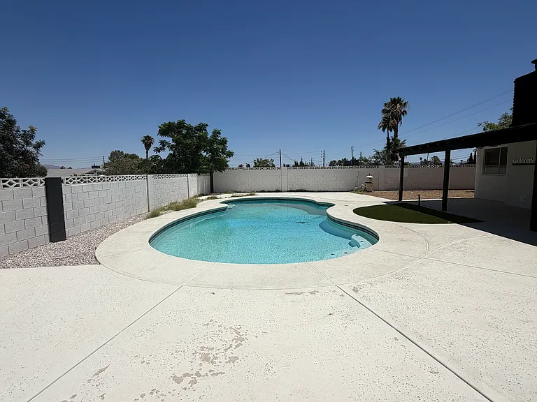 3420 W Warm Springs Rd — Photo 31