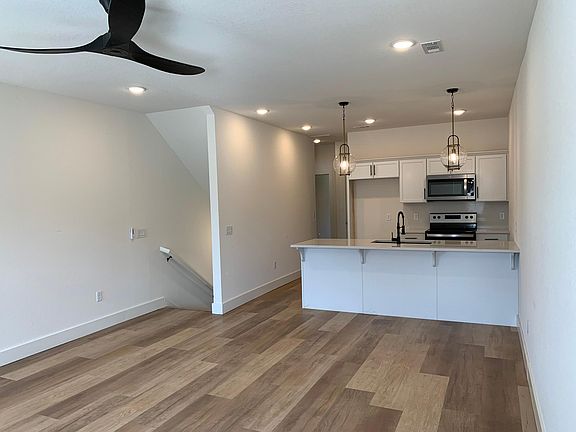 2nd image of 2624 SW Livingston Sq