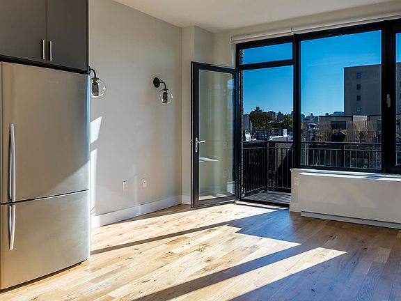 5th image of 670 Pacific St APT 412