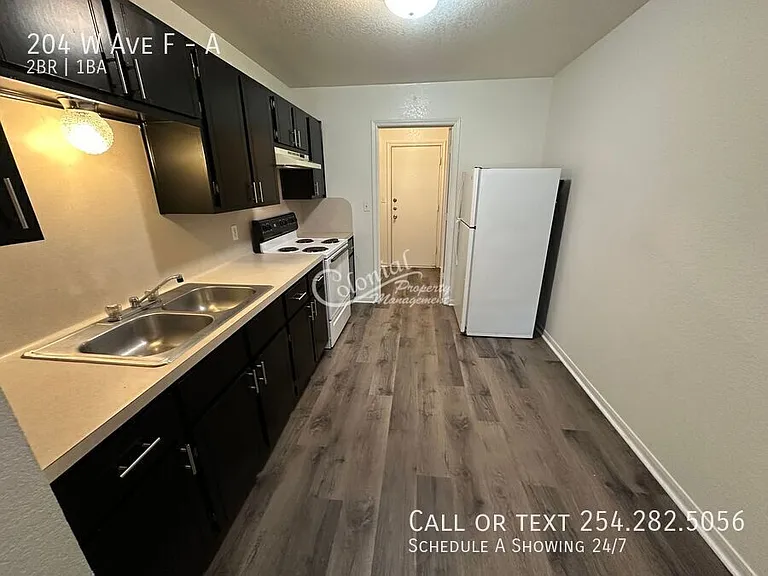 204 W Avenue F #A — Photo 2