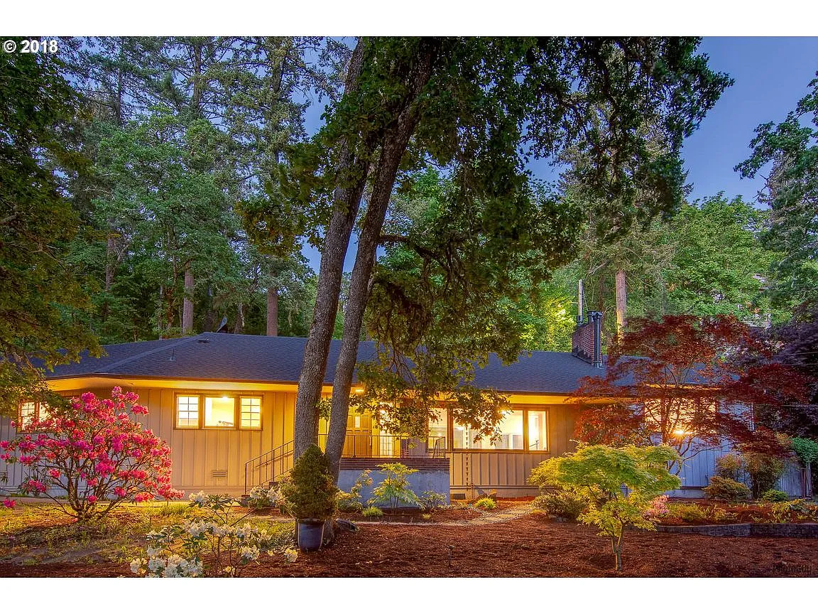 2633 Spring Blvd photo 1
