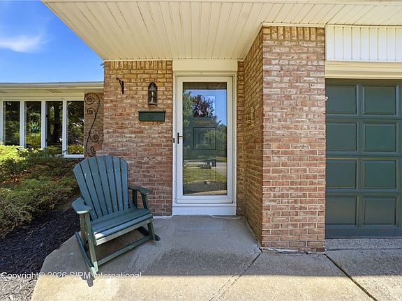 2nd image of 527 Seabrook Dr