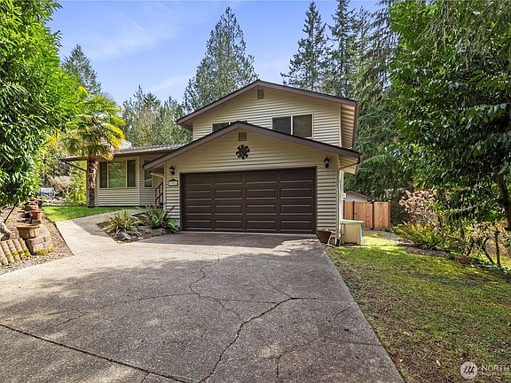 2nd image of 791 NW Creekside Lane