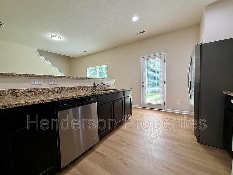 3122 Riley Ave — Photo 8