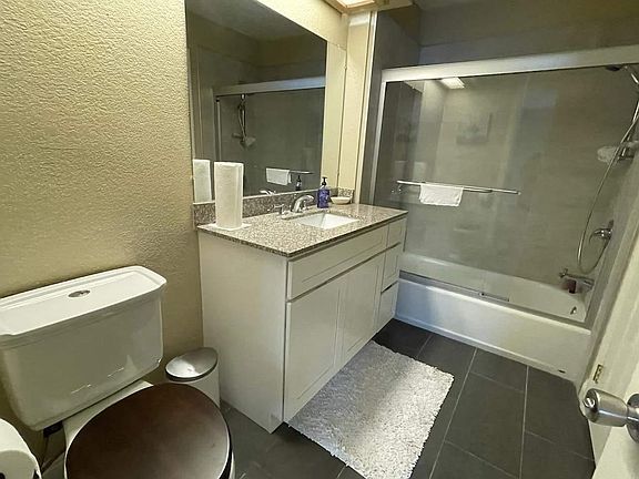 3rd image of 4900 N Grand Ave APT 344