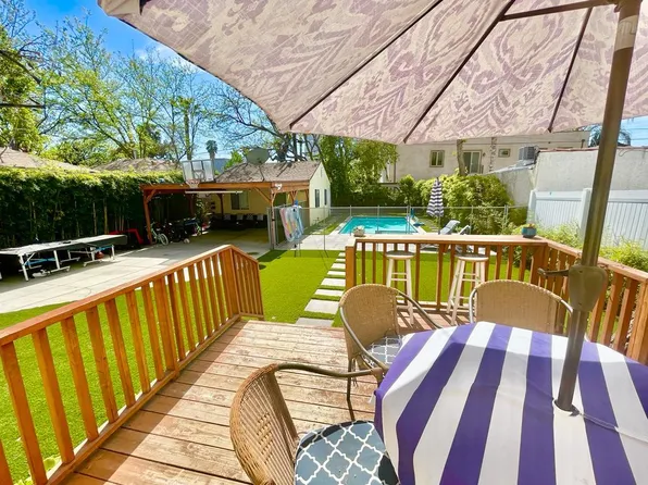10724 Aqua Vista St, Studio City, CA 91602