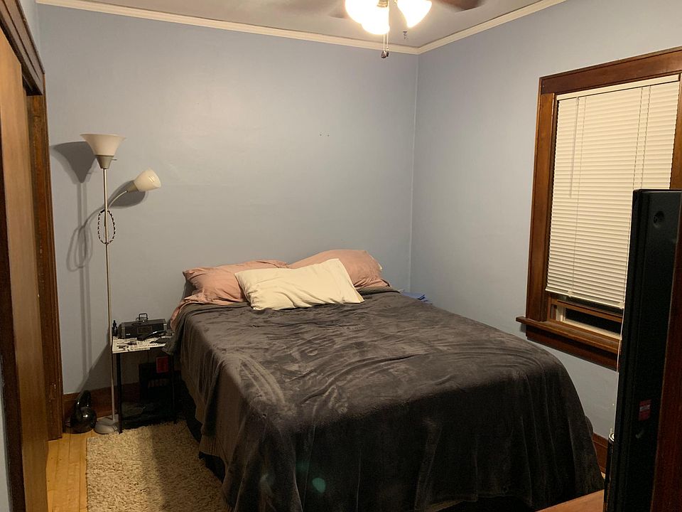 2nd image of 1223 Marquette Ave