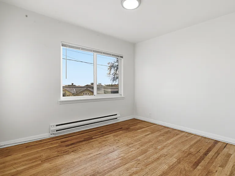 372 Aloha St — Photo 16