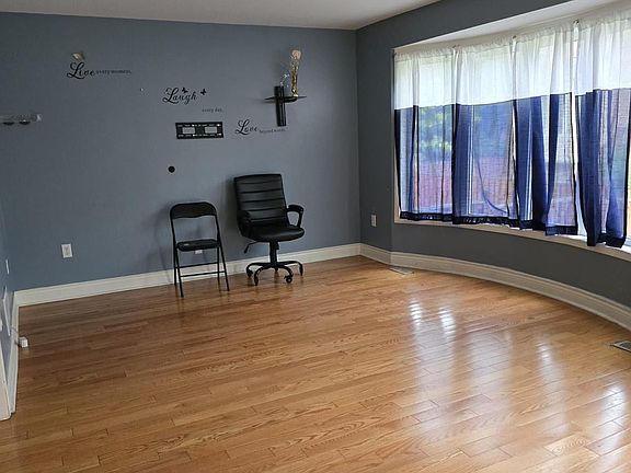 3rd image of 18 Long Meadow Rd