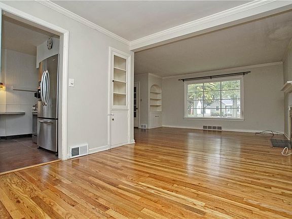5th image of 5127 Lynd Ave