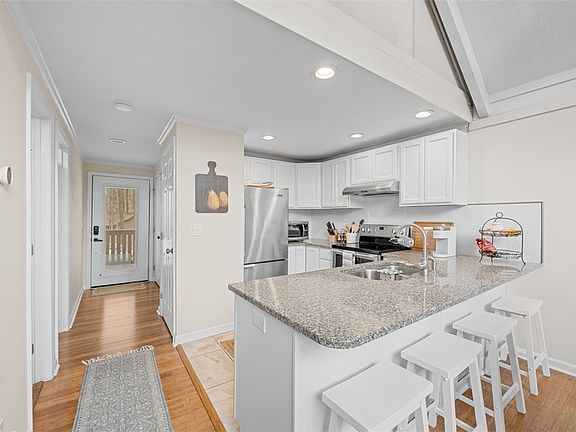 4th image of 560 S Flagship Dr Unit 6
