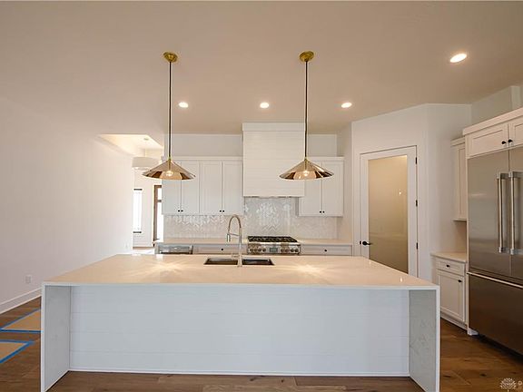 3rd image of 9510 Monaco Cir