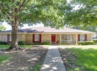 433 W Pleasantview Dr, Hurst, TX 76054
