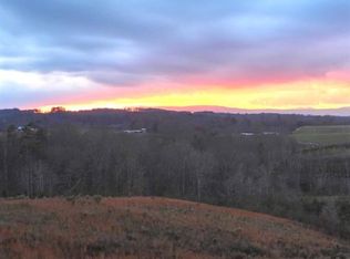 201 Broadus Trl, Mount Airy, NC 27030